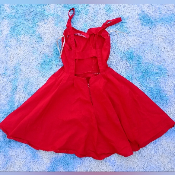 Stunning ASOS size 6 dress. - Picture 2 of 3